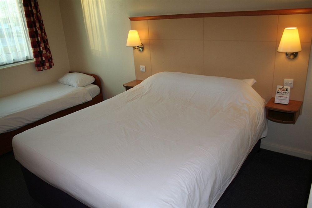 Days Inn Cannock - Norton Canes Zewnętrze zdjęcie