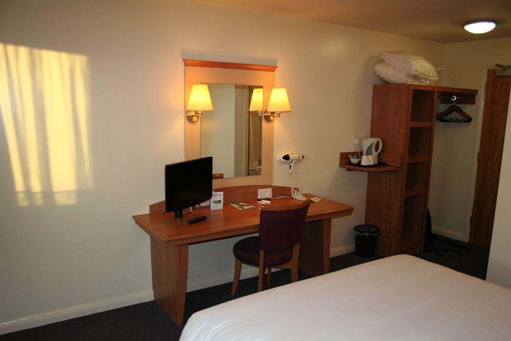 Days Inn Cannock - Norton Canes Zewnętrze zdjęcie
