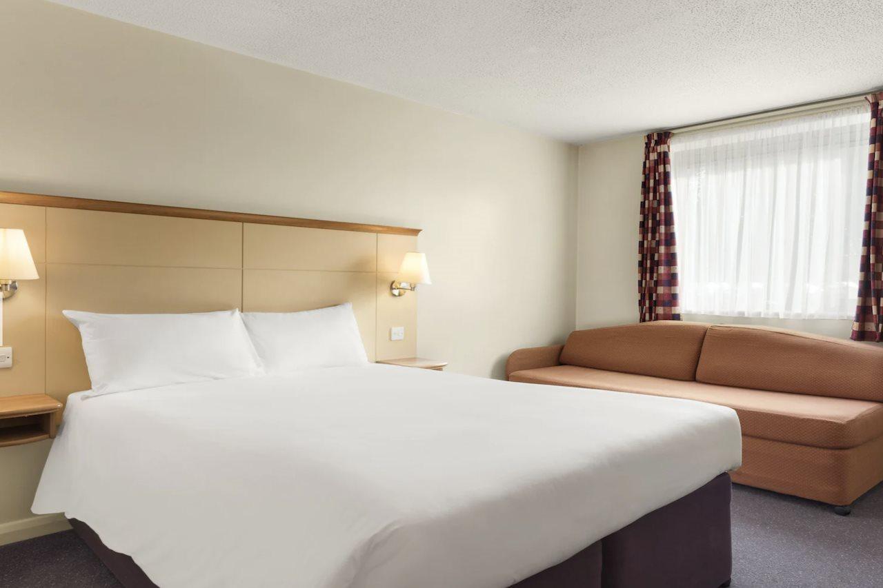 Days Inn Cannock - Norton Canes Zewnętrze zdjęcie