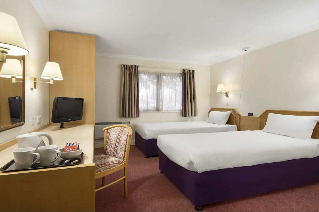 Days Inn Cannock - Norton Canes Zewnętrze zdjęcie