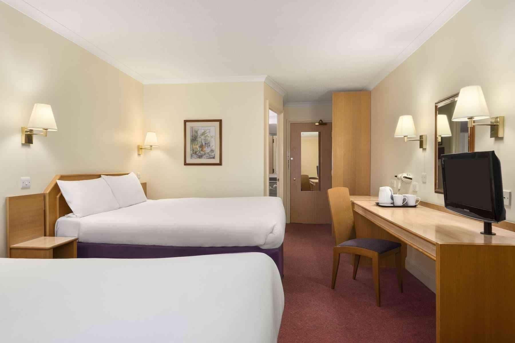 Days Inn Cannock - Norton Canes Zewnętrze zdjęcie